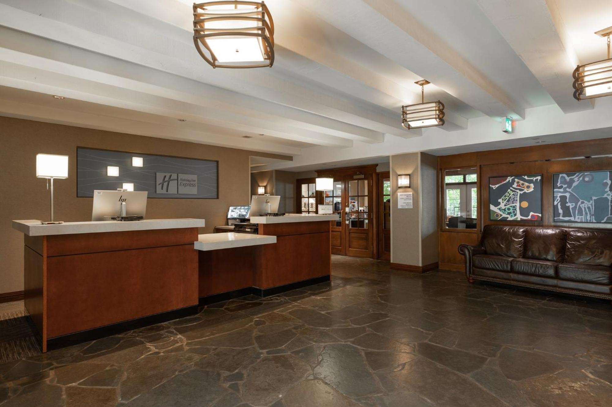 Station touristique Express & Tremblant By Ihg