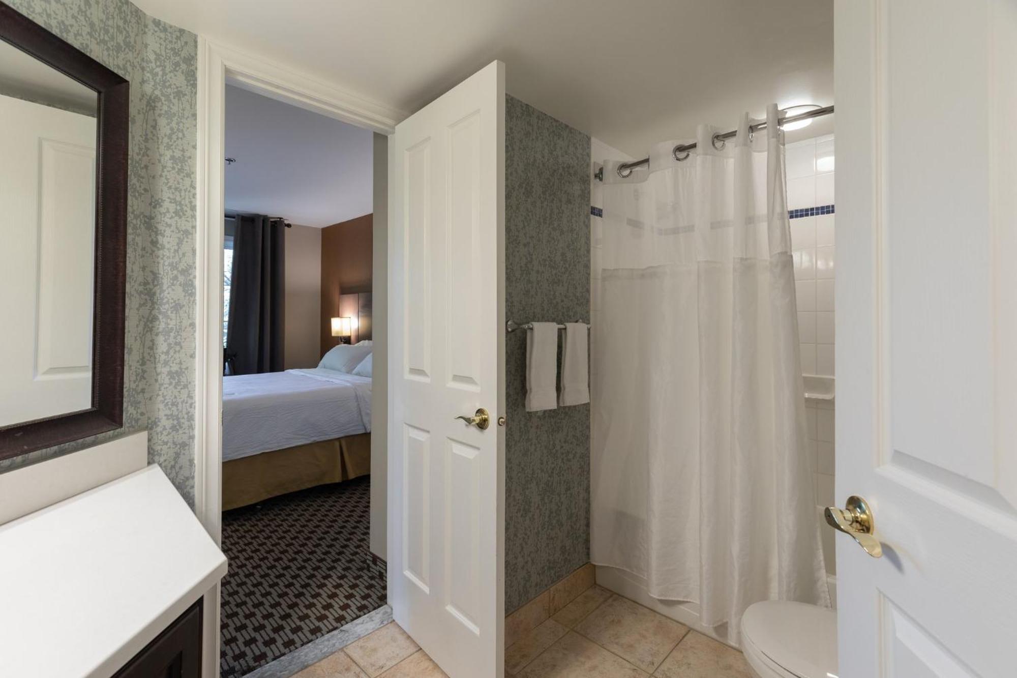 Express & Tremblant By Ihg